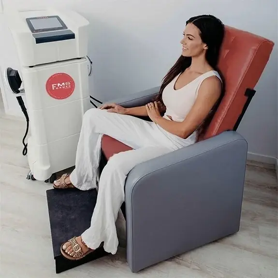 Femme qui fait la Tesla chair - Clinic 26